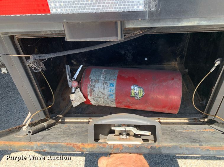 image for item LH9755 1999 International 4900  flatbed truck