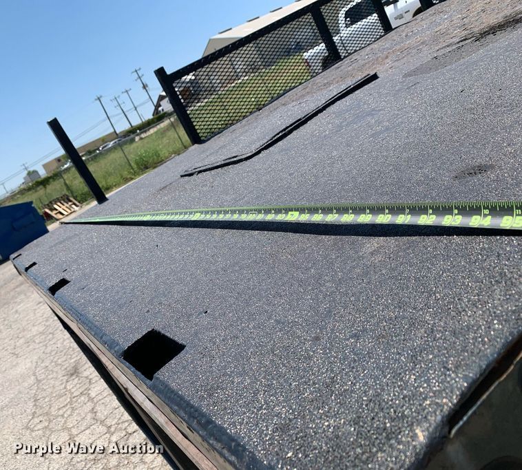 image for item LH9755 1999 International 4900  flatbed truck