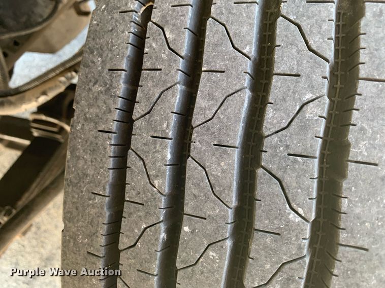 image for item LH9755 1999 International 4900  flatbed truck