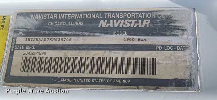 image for item LH9755 1999 International 4900  flatbed truck