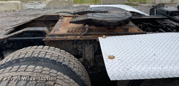 image for item LJ9776 1998 Mack CH613  semi truck