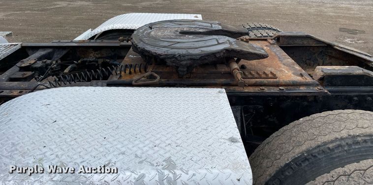 image for item LJ9776 1998 Mack CH613  semi truck