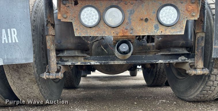 image for item LJ9776 1998 Mack CH613  semi truck