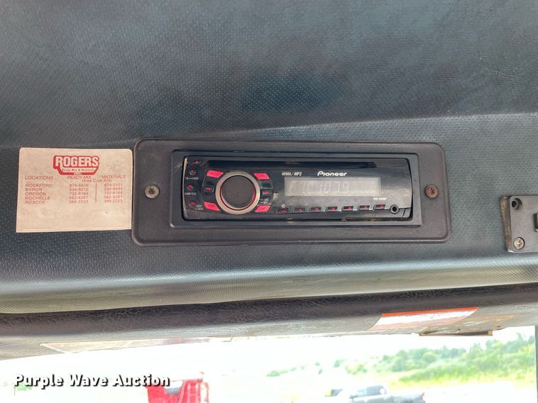 image for item LJ9776 1998 Mack CH613  semi truck