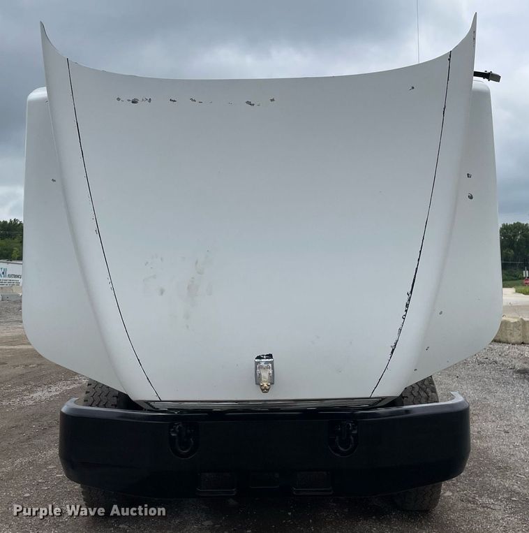 image for item LJ9776 1998 Mack CH613  semi truck