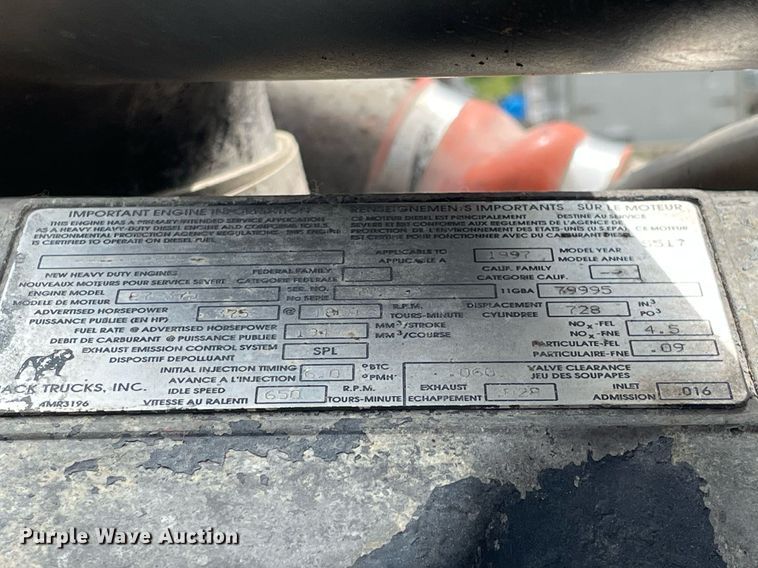 image for item LJ9776 1998 Mack CH613  semi truck