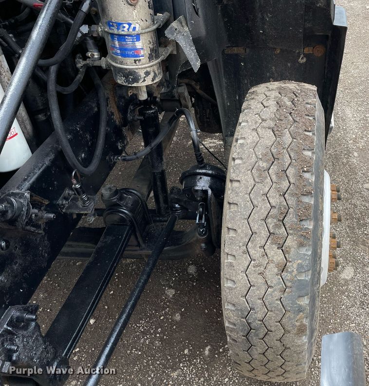 image for item LJ9776 1998 Mack CH613  semi truck