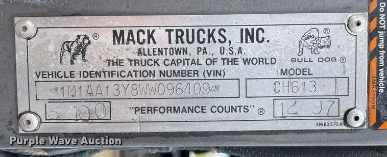 image for item LJ9776 1998 Mack CH613  semi truck