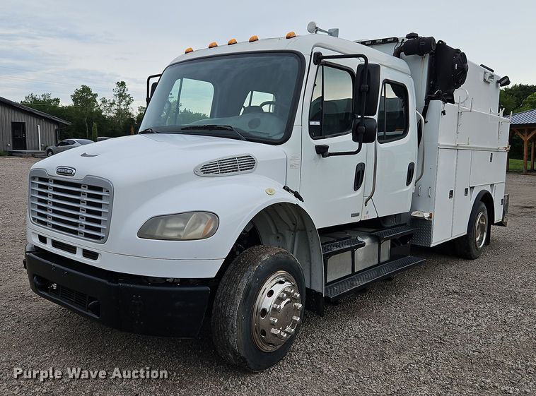 image for item LM9052 2010 Freightliner Business Class M2 106  utility / service truck