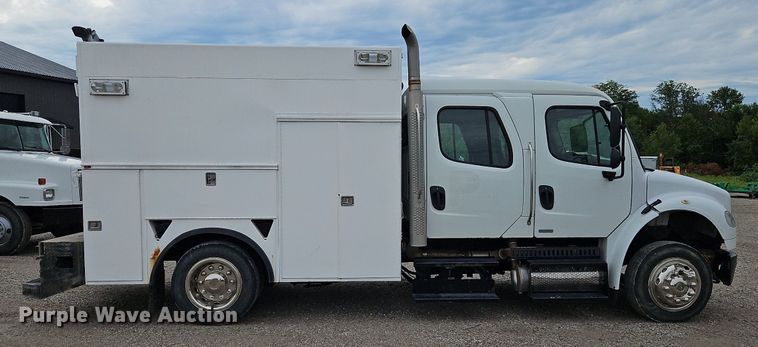 image for item LM9052 2010 Freightliner Business Class M2 106  utility / service truck