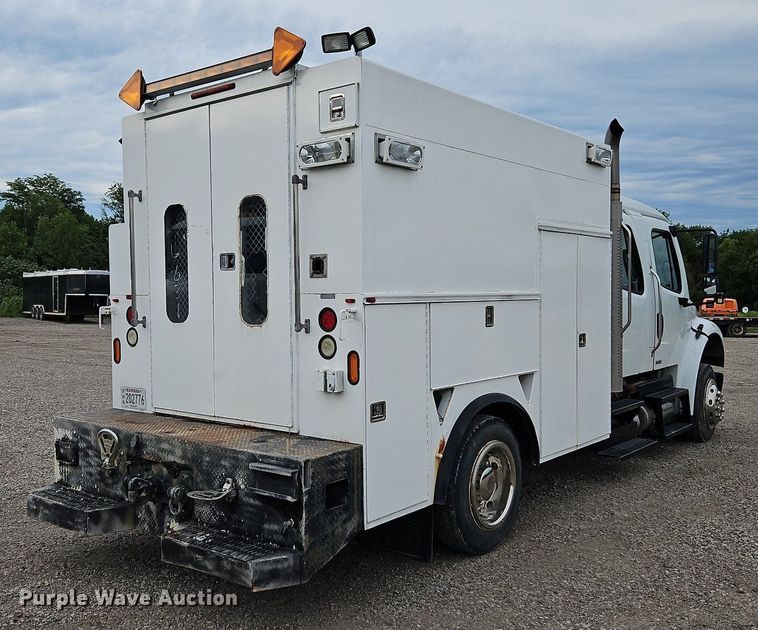 image for item LM9052 2010 Freightliner Business Class M2 106  utility / service truck