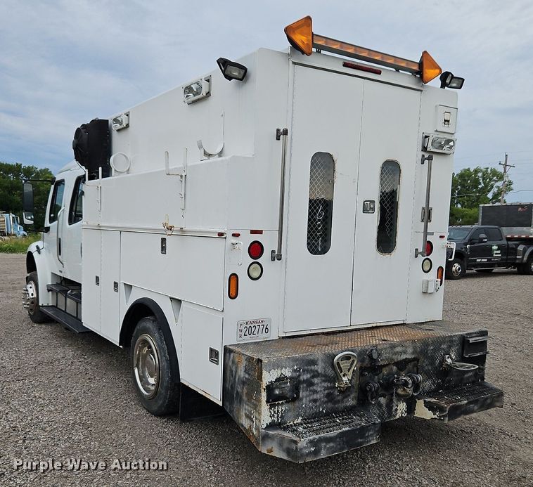 image for item LM9052 2010 Freightliner Business Class M2 106  utility / service truck