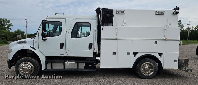 image for item LM9052 2010 Freightliner Business Class M2 106  utility / service truck