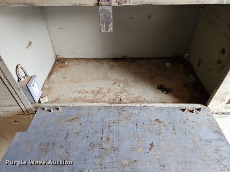 image for item LM9052 2010 Freightliner Business Class M2 106  utility / service truck