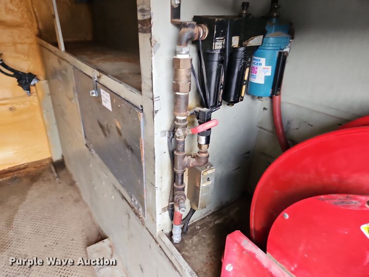 image for item LM9052 2010 Freightliner Business Class M2 106  utility / service truck