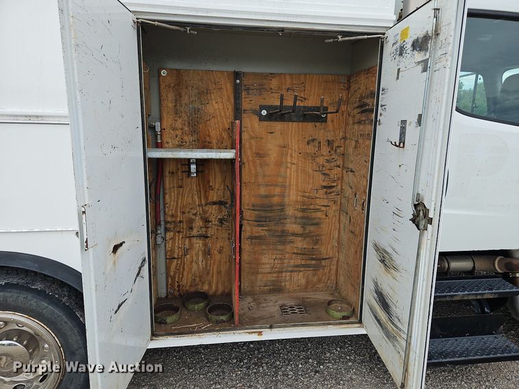 image for item LM9052 2010 Freightliner Business Class M2 106  utility / service truck