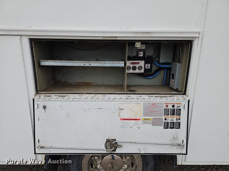 image for item LM9052 2010 Freightliner Business Class M2 106  utility / service truck