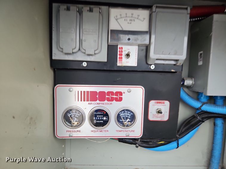 image for item LM9052 2010 Freightliner Business Class M2 106  utility / service truck