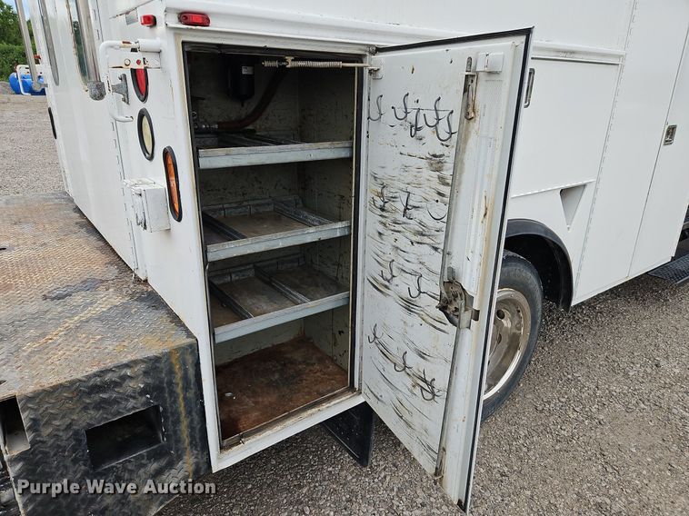 image for item LM9052 2010 Freightliner Business Class M2 106  utility / service truck