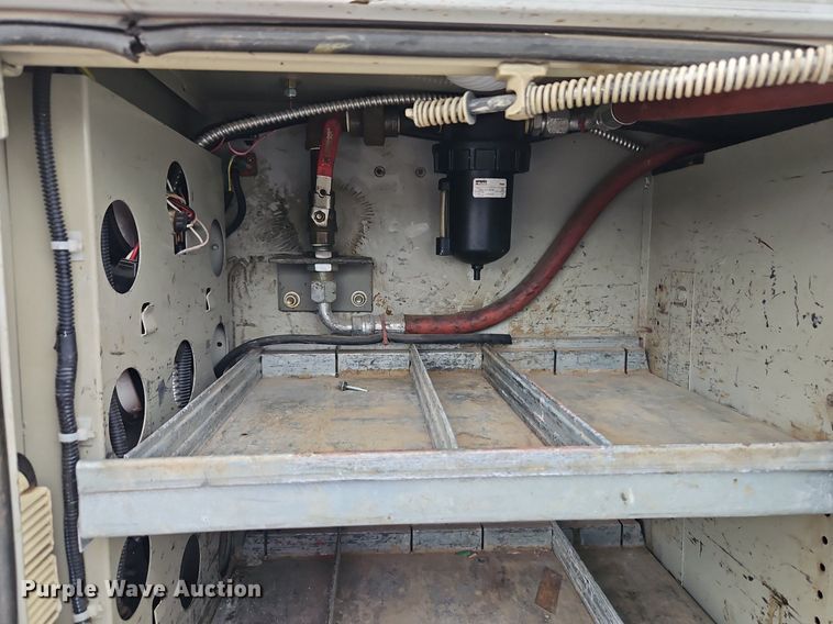 image for item LM9052 2010 Freightliner Business Class M2 106  utility / service truck