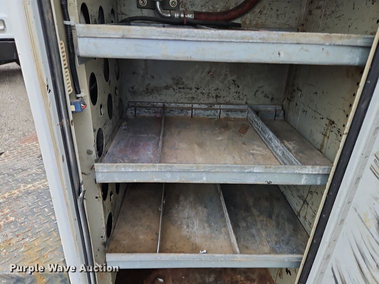 image for item LM9052 2010 Freightliner Business Class M2 106  utility / service truck