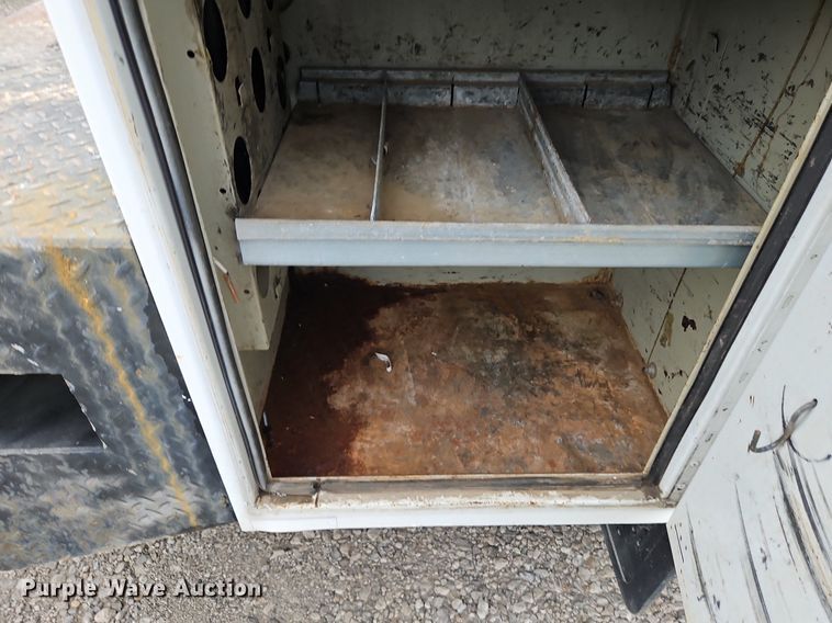 image for item LM9052 2010 Freightliner Business Class M2 106  utility / service truck