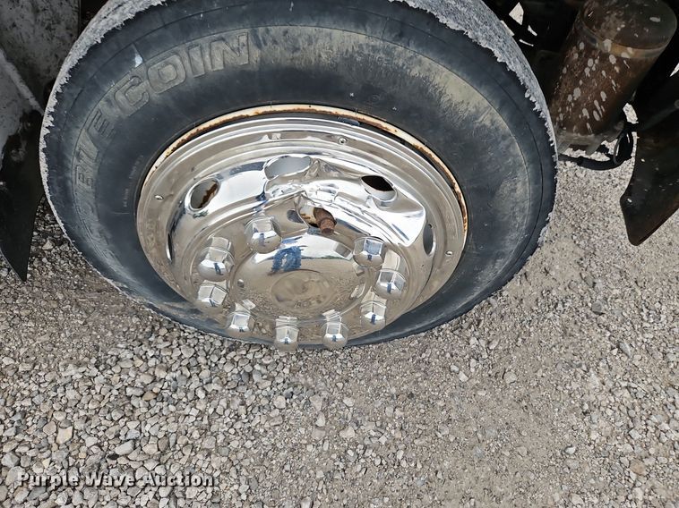 image for item LM9052 2010 Freightliner Business Class M2 106  utility / service truck