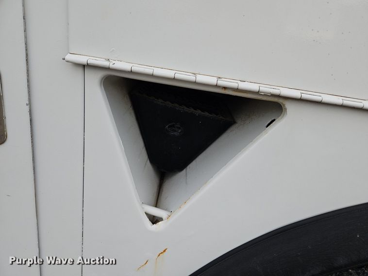 image for item LM9052 2010 Freightliner Business Class M2 106  utility / service truck