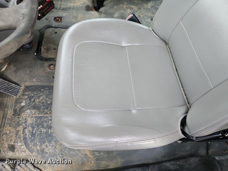 image for item LM9052 2010 Freightliner Business Class M2 106  utility / service truck