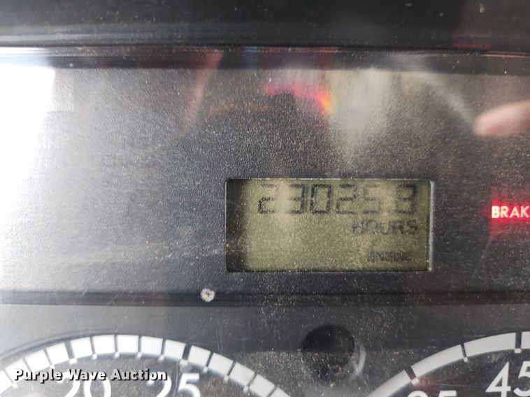 image for item LM9052 2010 Freightliner Business Class M2 106  utility / service truck