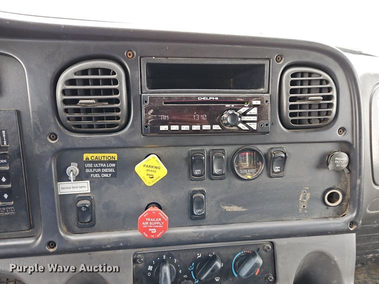 image for item LM9052 2010 Freightliner Business Class M2 106  utility / service truck