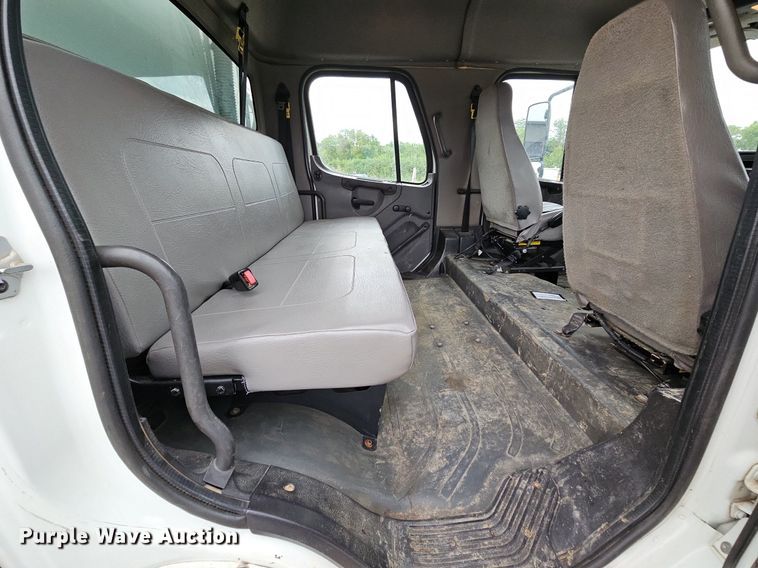 image for item LM9052 2010 Freightliner Business Class M2 106  utility / service truck