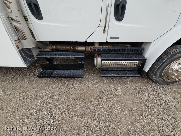 image for item LM9052 2010 Freightliner Business Class M2 106  utility / service truck