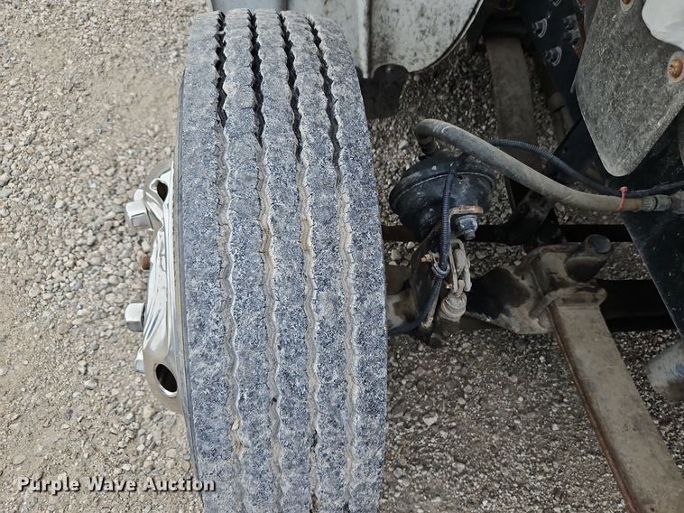 image for item LM9052 2010 Freightliner Business Class M2 106  utility / service truck