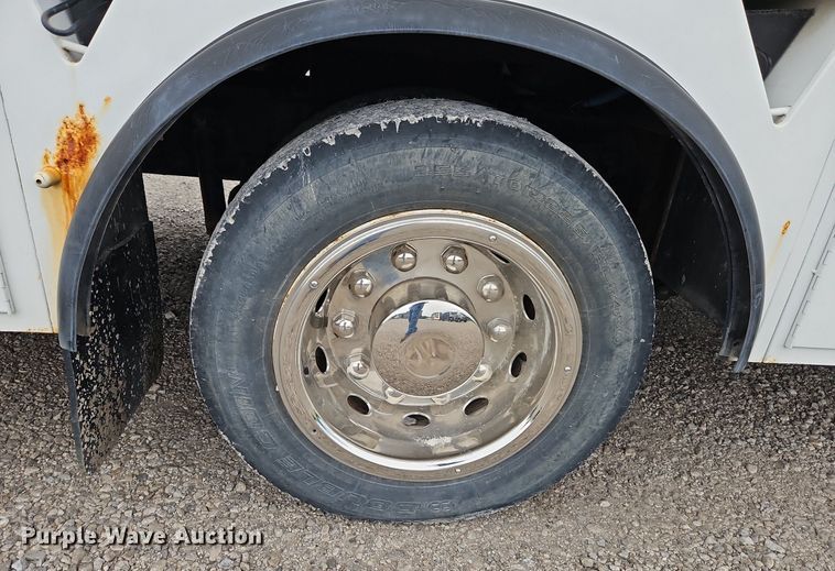 image for item LM9052 2010 Freightliner Business Class M2 106  utility / service truck