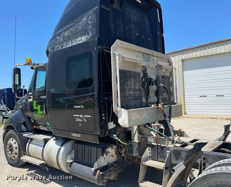 image for item LS9342 2010 International Prostar Premium Eagle  semi truck