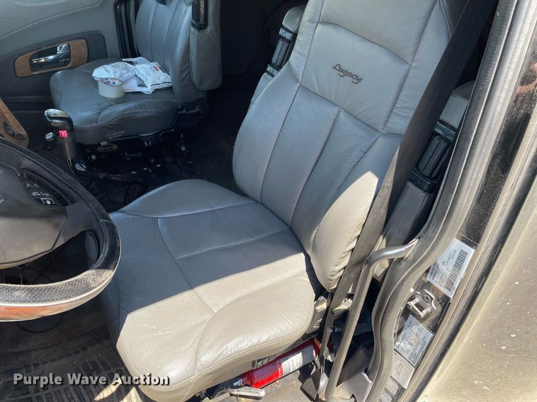 image for item LS9342 2010 International Prostar Premium Eagle  semi truck