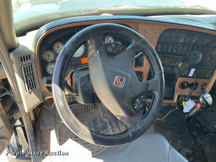 image for item LS9342 2010 International Prostar Premium Eagle  semi truck