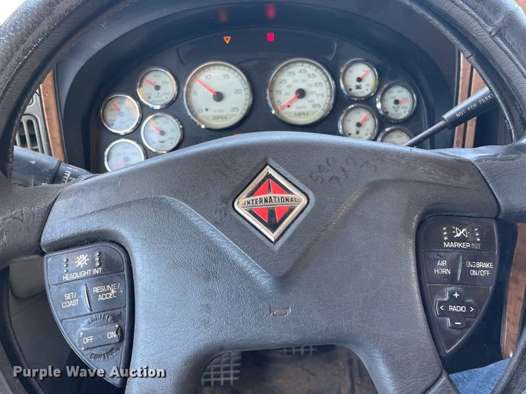 image for item LS9342 2010 International Prostar Premium Eagle  semi truck