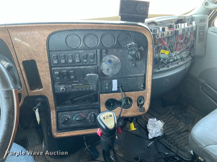 image for item LS9342 2010 International Prostar Premium Eagle  semi truck