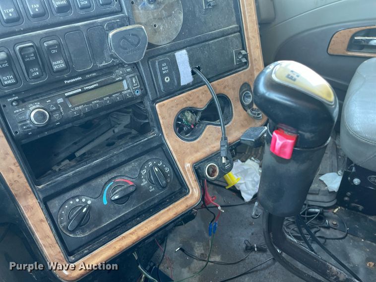 image for item LS9342 2010 International Prostar Premium Eagle  semi truck