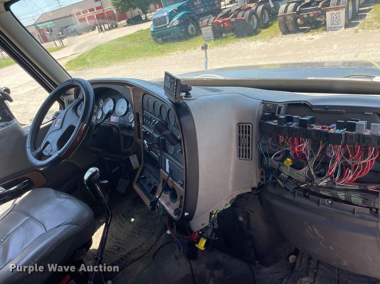 image for item LS9342 2010 International Prostar Premium Eagle  semi truck