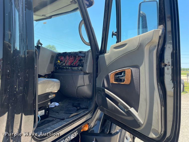 image for item LS9342 2010 International Prostar Premium Eagle  semi truck