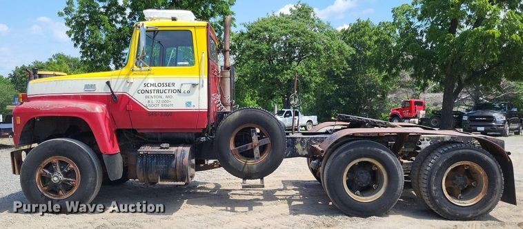 image for item LS9565 1978 Ford LT8000  semi truck