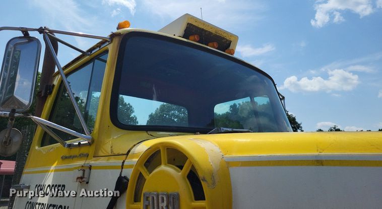 image for item LS9565 1978 Ford LT8000  semi truck