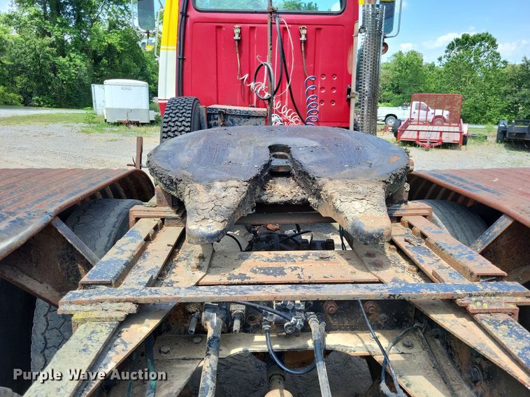 image for item LS9565 1978 Ford LT8000  semi truck