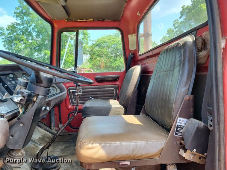 image for item LS9565 1978 Ford LT8000  semi truck