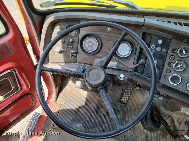 image for item LS9565 1978 Ford LT8000  semi truck