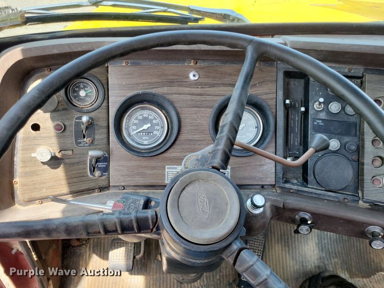 image for item LS9565 1978 Ford LT8000  semi truck