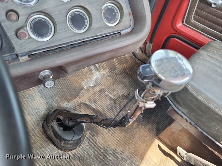 image for item LS9565 1978 Ford LT8000  semi truck